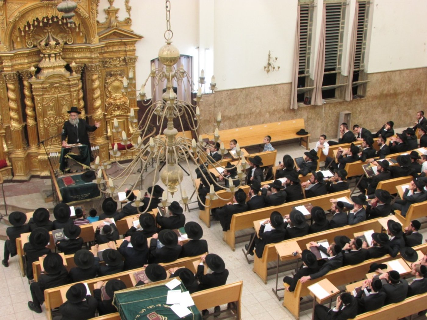 עצרת מחאה בפוניבז': "אסור שאי הסכמה תהפוך לאלימות"