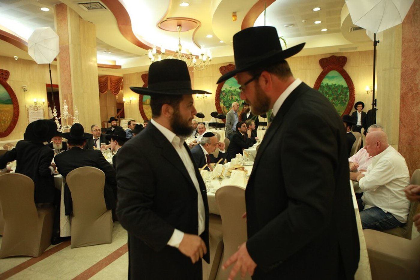 גלריה • כל המי ומי חגגו בשמחת אברמי קרויזר