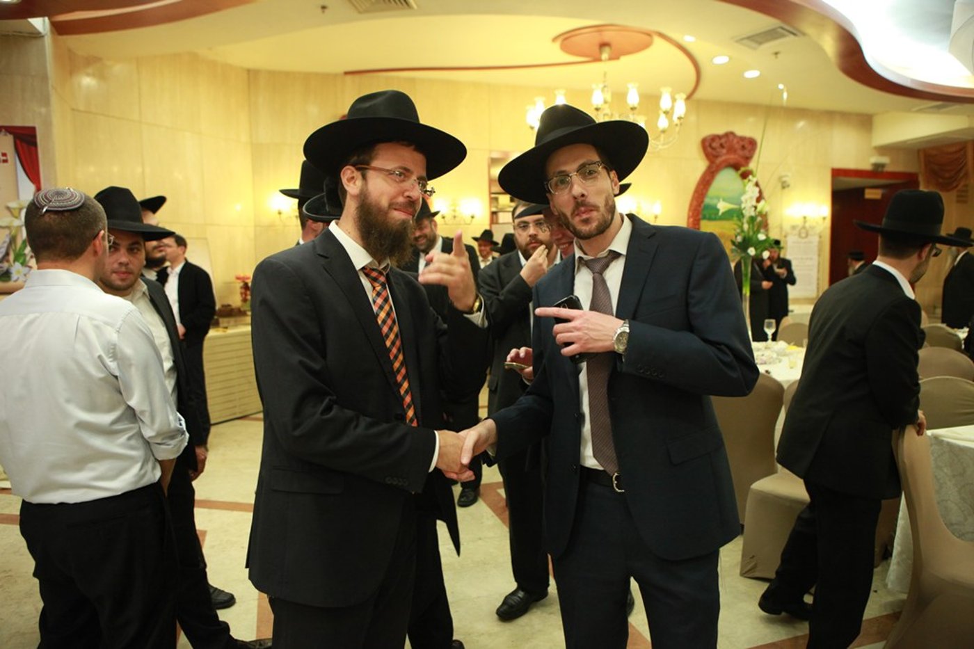גלריה • כל המי ומי חגגו בשמחת אברמי קרויזר