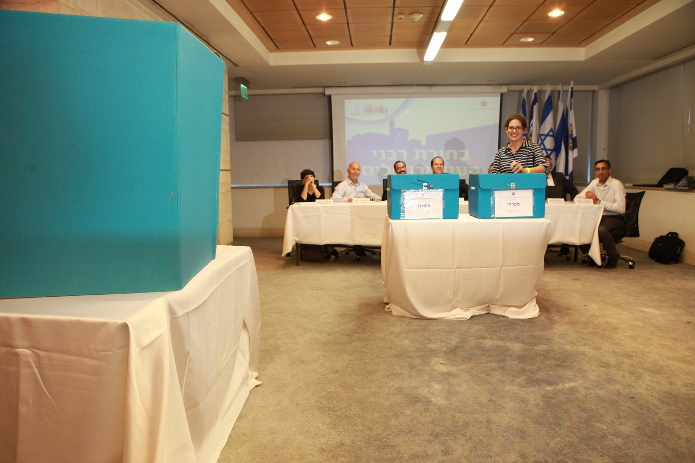 הקרב על רבנות ירושלים: החלה ספירת הקולות • עדכונים שוטפים