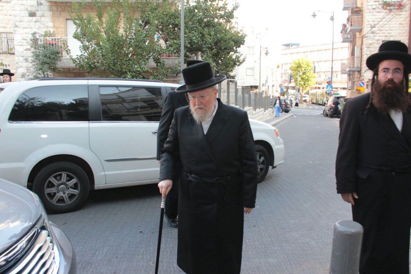 תיעוד: המועצת החסידית מתכנסת