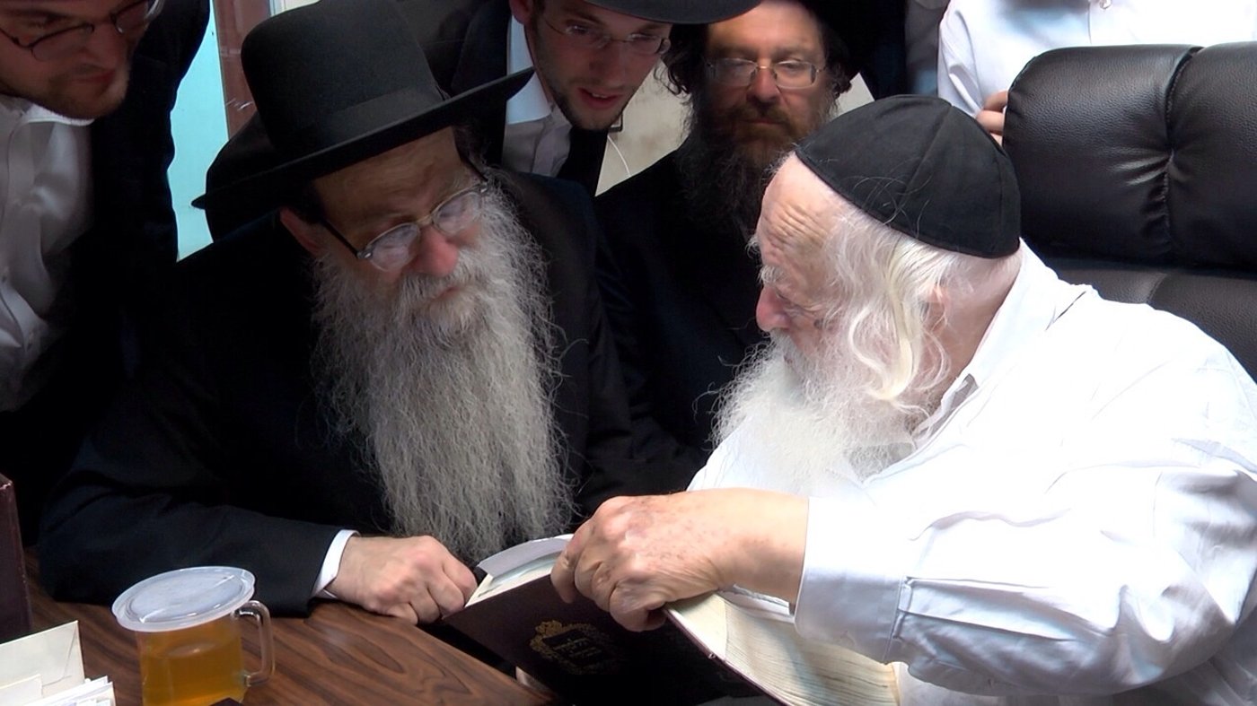 הגראי"ל שטיינמן לרבי ירוחם אולשין: "יש לחזק את הבעלי בתים"