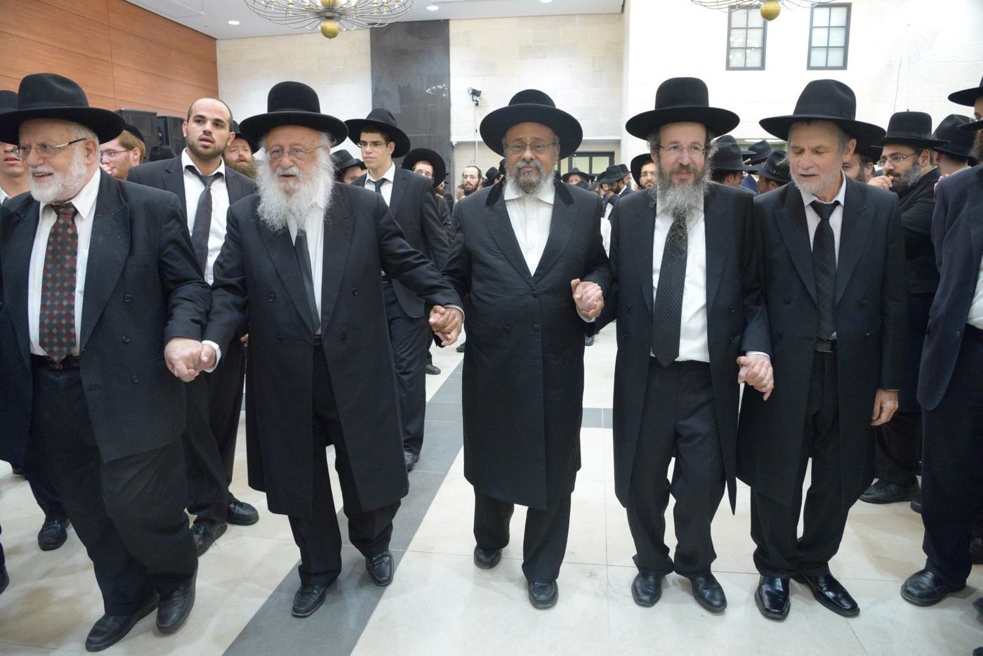 שמחת בית פוניבז' בנישואי נכדי ראשי הישיבה • תיעוד ענק