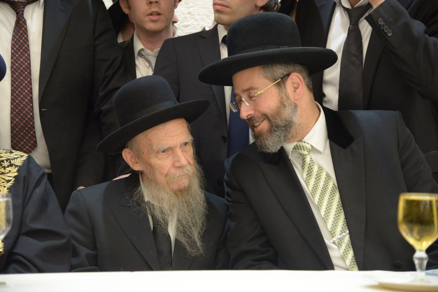 שמחת בית פוניבז' בנישואי נכדי ראשי הישיבה • תיעוד ענק