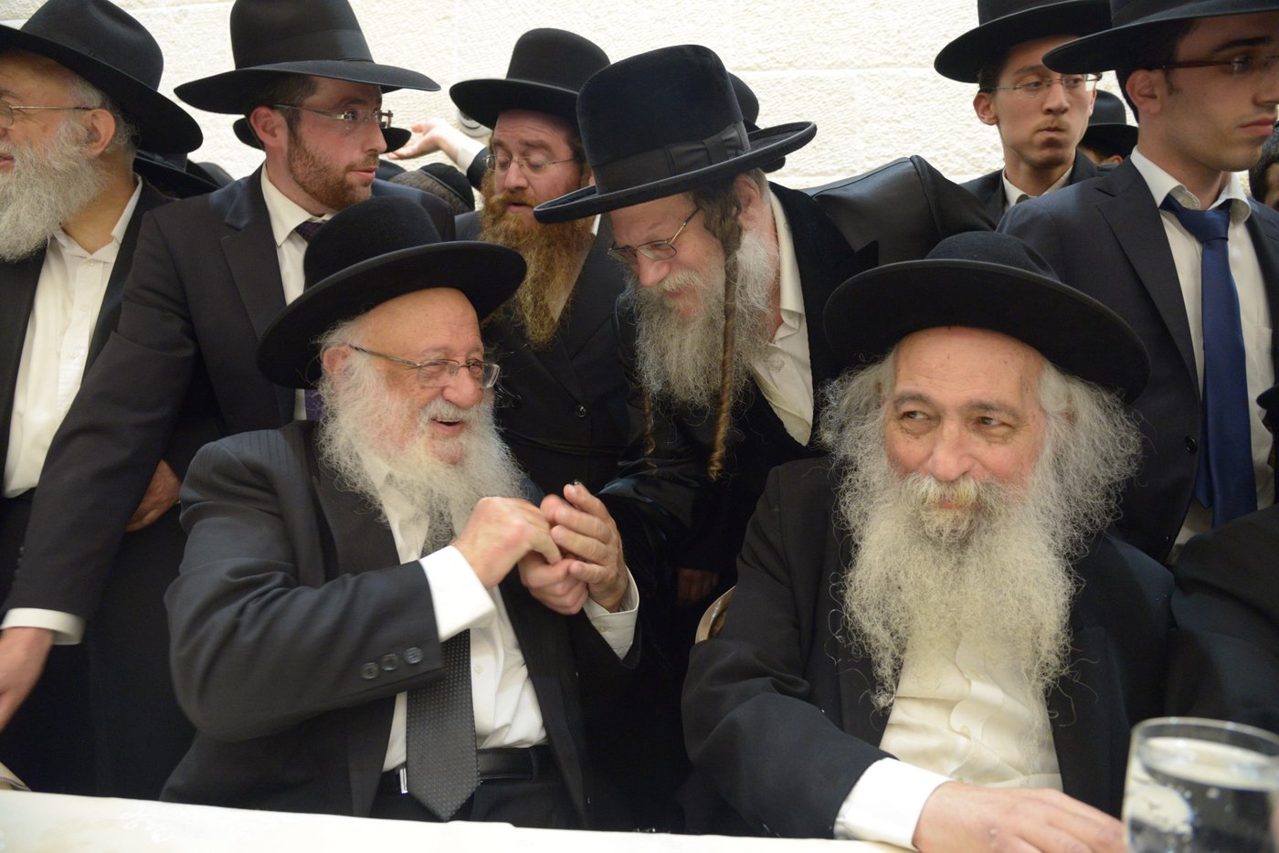 שמחת בית פוניבז' בנישואי נכדי ראשי הישיבה • תיעוד ענק