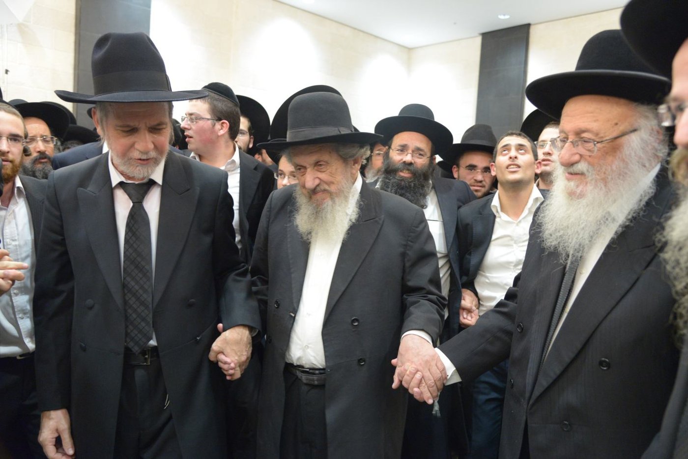 שמחת בית פוניבז' בנישואי נכדי ראשי הישיבה • תיעוד ענק