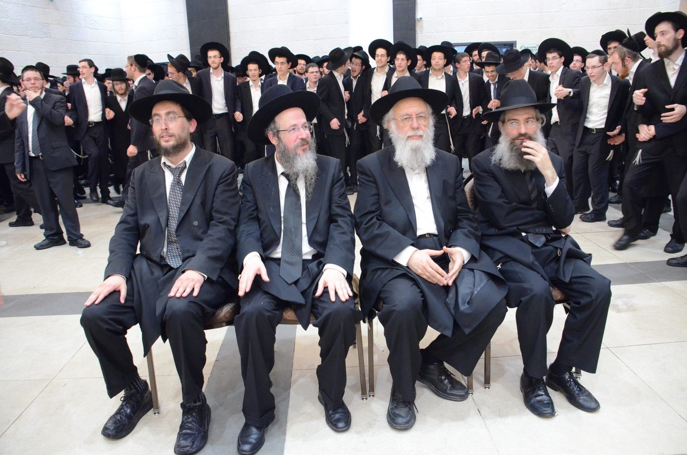 שמחת בית פוניבז' בנישואי נכדי ראשי הישיבה • תיעוד ענק
