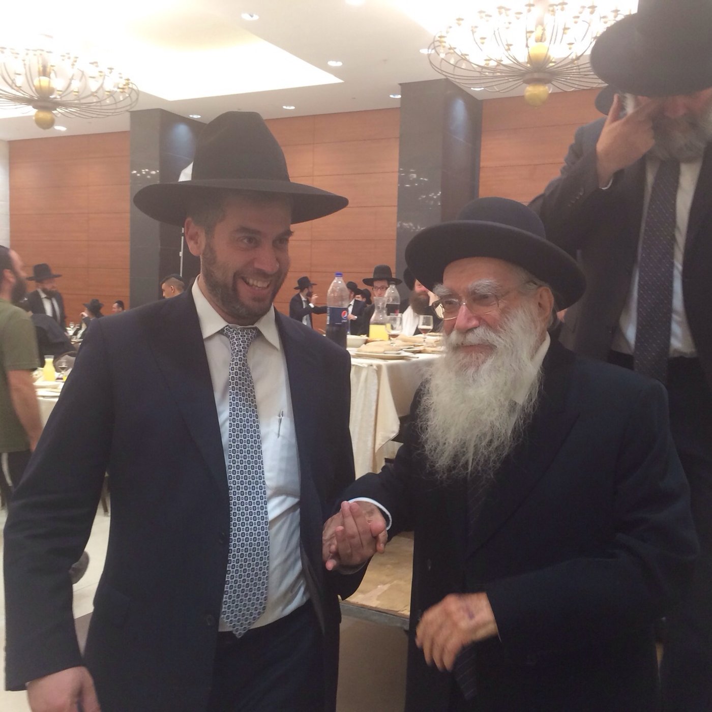 שמחת בית פוניבז' בנישואי נכדי ראשי הישיבה • תיעוד ענק