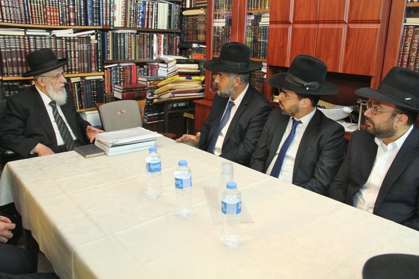 תיעוד: נציגי ש"ס באשדוד נועדו עם נשיא המועצת הגר"ש כהן
