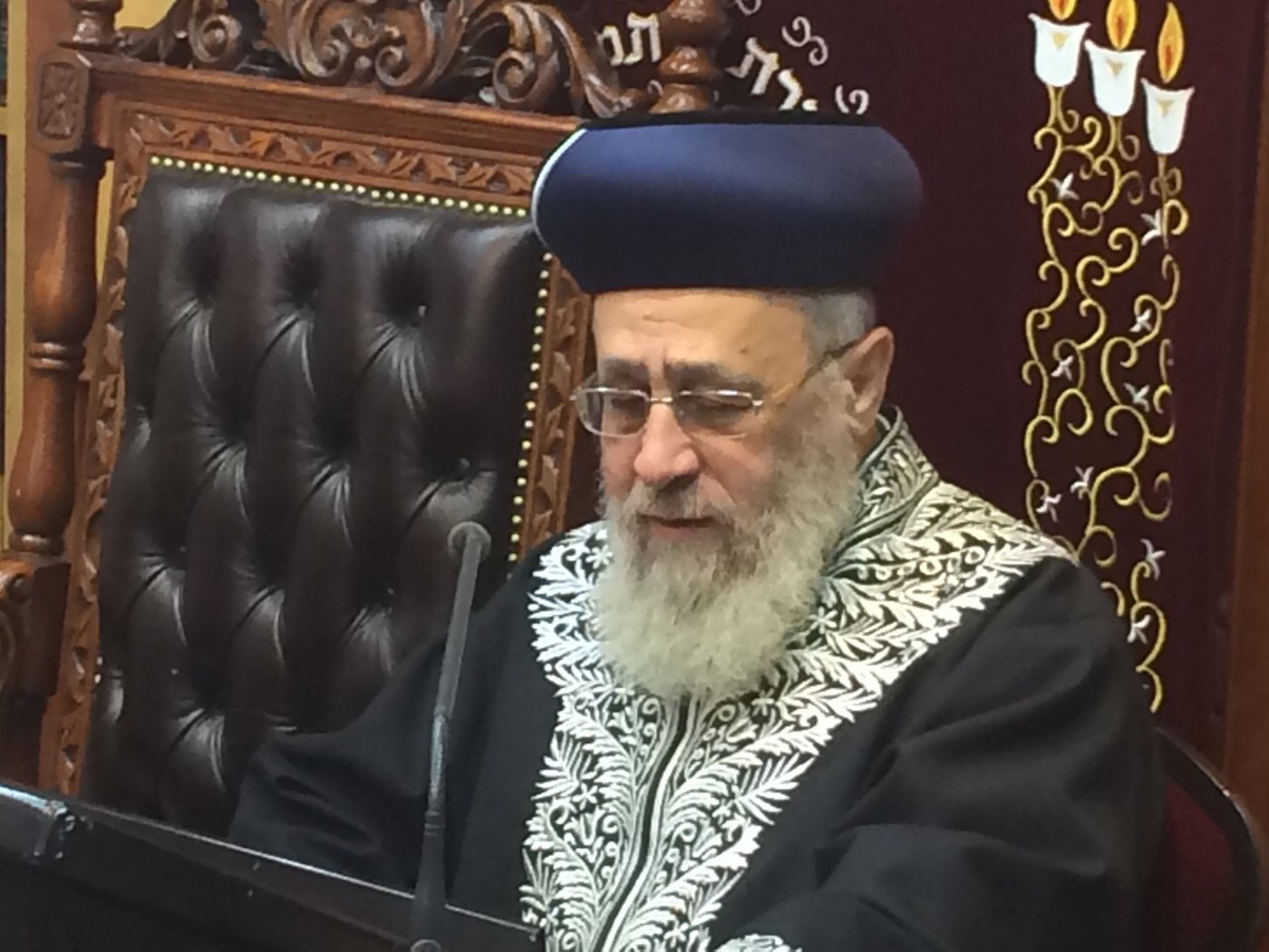 הרב יצחק יוסף סירב לשבת על כיסא הרב שלמה עמאר