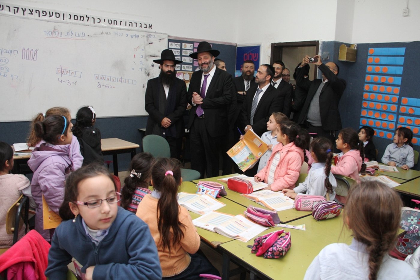 דרעי סייר בנתניה ונפגש עם ראשת העיר • גלריה