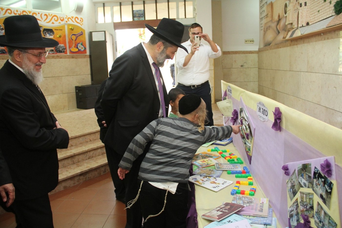 דרעי סייר בנתניה ונפגש עם ראשת העיר • גלריה