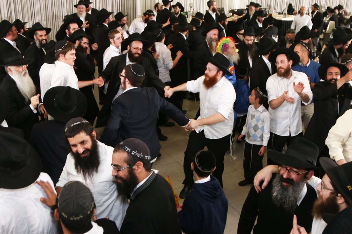 מאות בחתונת שליח חב"ד שנישא בשנית • גלריה