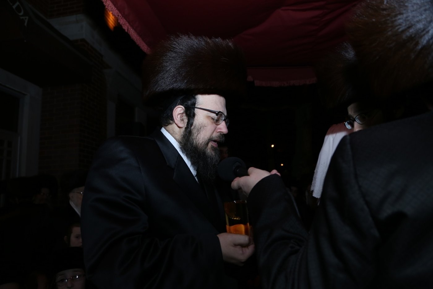 תיעוד ענק: שמחת נישואי נינת ה"ברך משה" מסאטמר