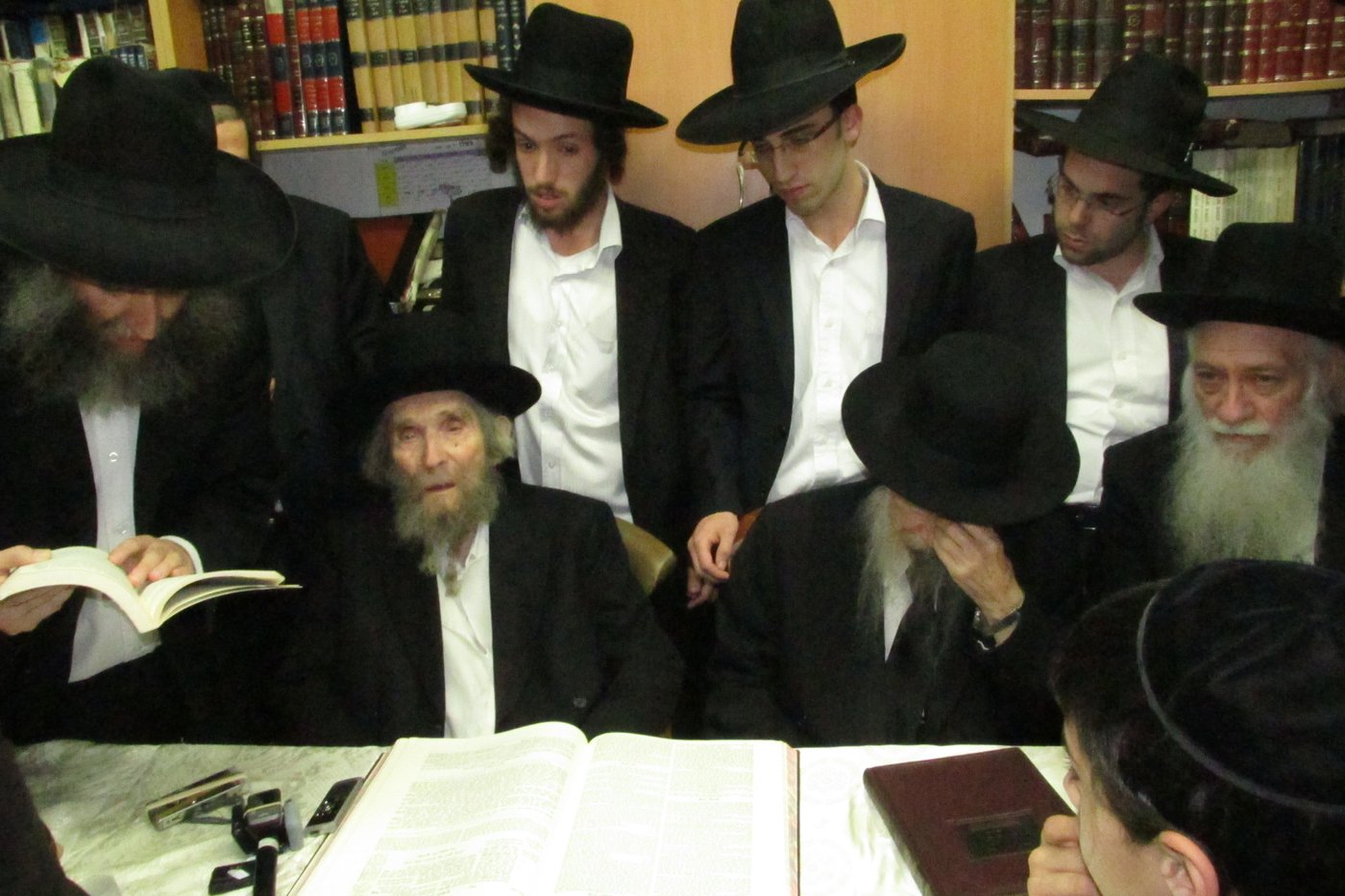 תיעוד: סיום מסכת בבית מרן הגראי"ל שטיינמן