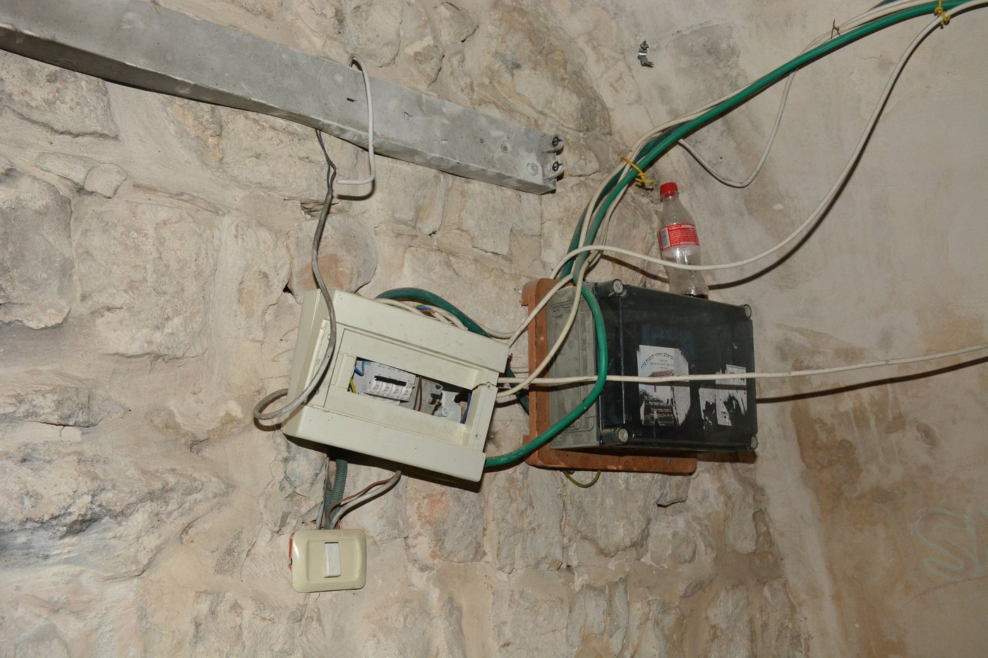 חנוכה בקבר יוסף: מתפללים נכנסו וגילו ונדליזם