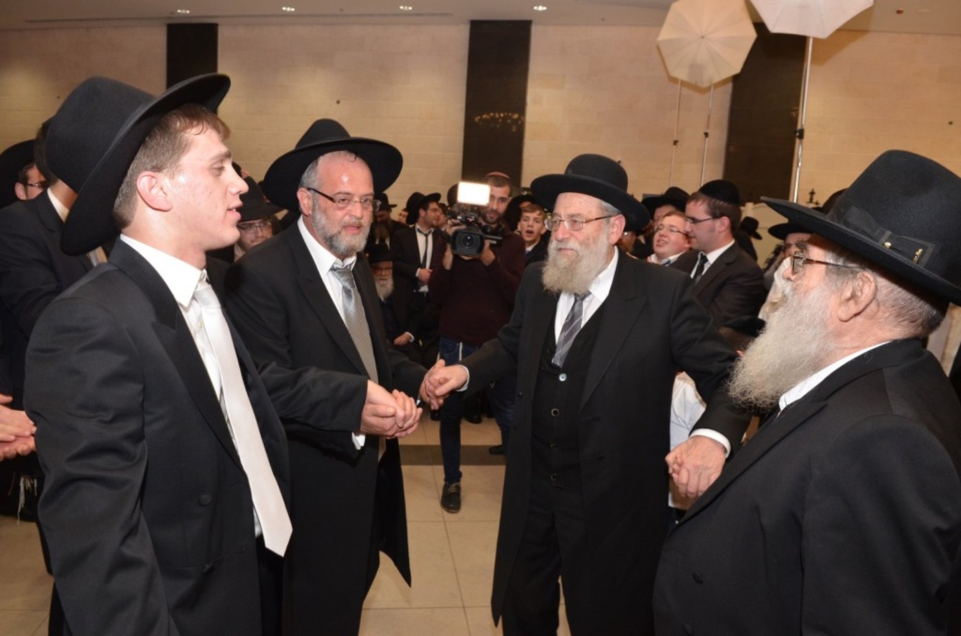 גלריה: הגרמ"צ ברגמן חיתן נכד, כולם באו