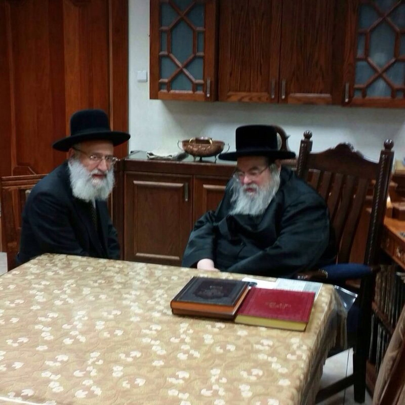 הרב ראובן אלבז נועד עם האדמו"ר מבעלזא