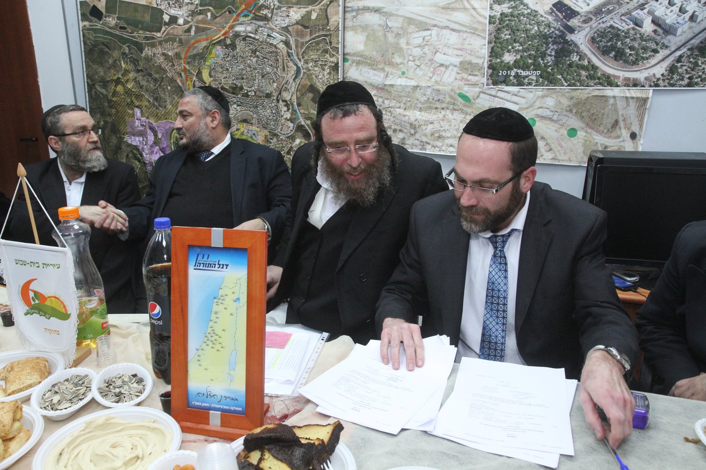 תיעוד: טקס הענקת טופס 4 לקרית דגל התורה בבית שמש