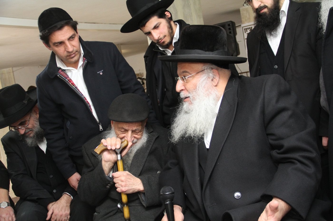 תיעוד: ניחום אבלים אצל הגר"ש כהן