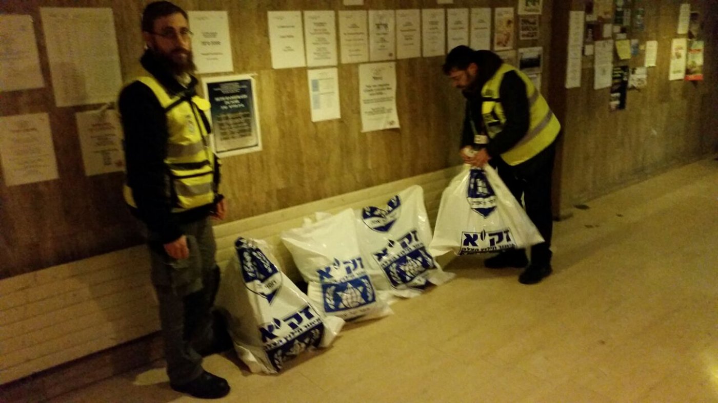 תיעוד: מתנדבי זק"א טיפלו והכינו את גופות הנרצחים
