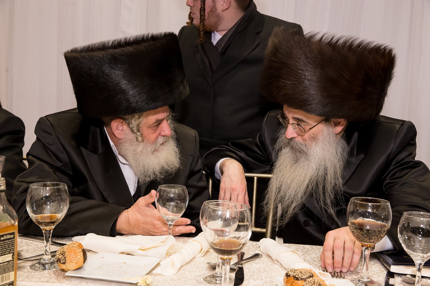 תיעוד: חתונת בת רבי משה לעווי עם בן הרה"צ מסאקהל
