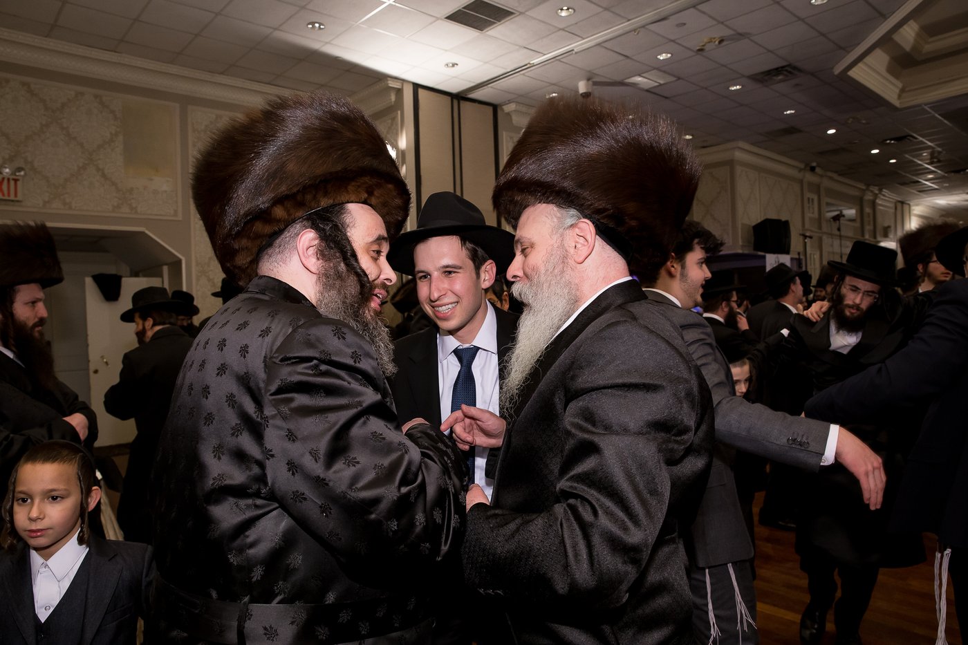 תיעוד: חתונת בת רבי משה לעווי עם בן הרה"צ מסאקהל