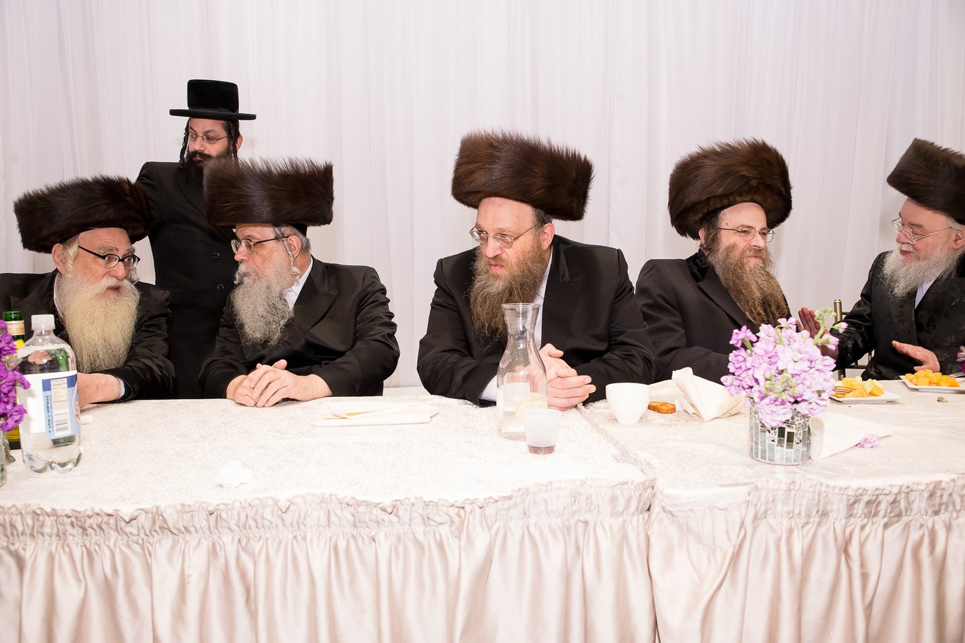 תיעוד: חתונת בת רבי משה לעווי עם בן הרה"צ מסאקהל