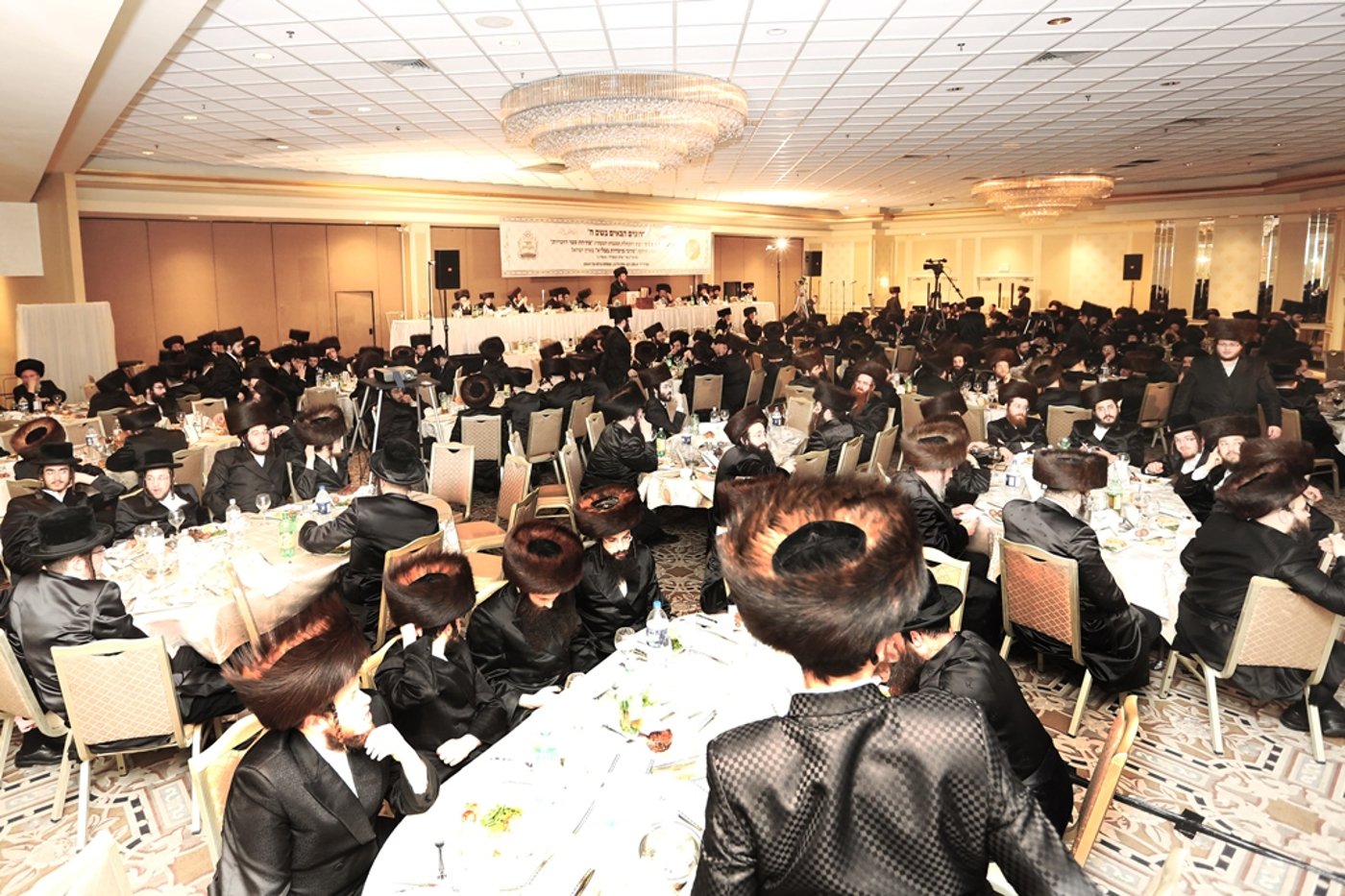 תיעוד: מסע הרה"צ רבי אהרון מרדכי רוקח בארה"ב