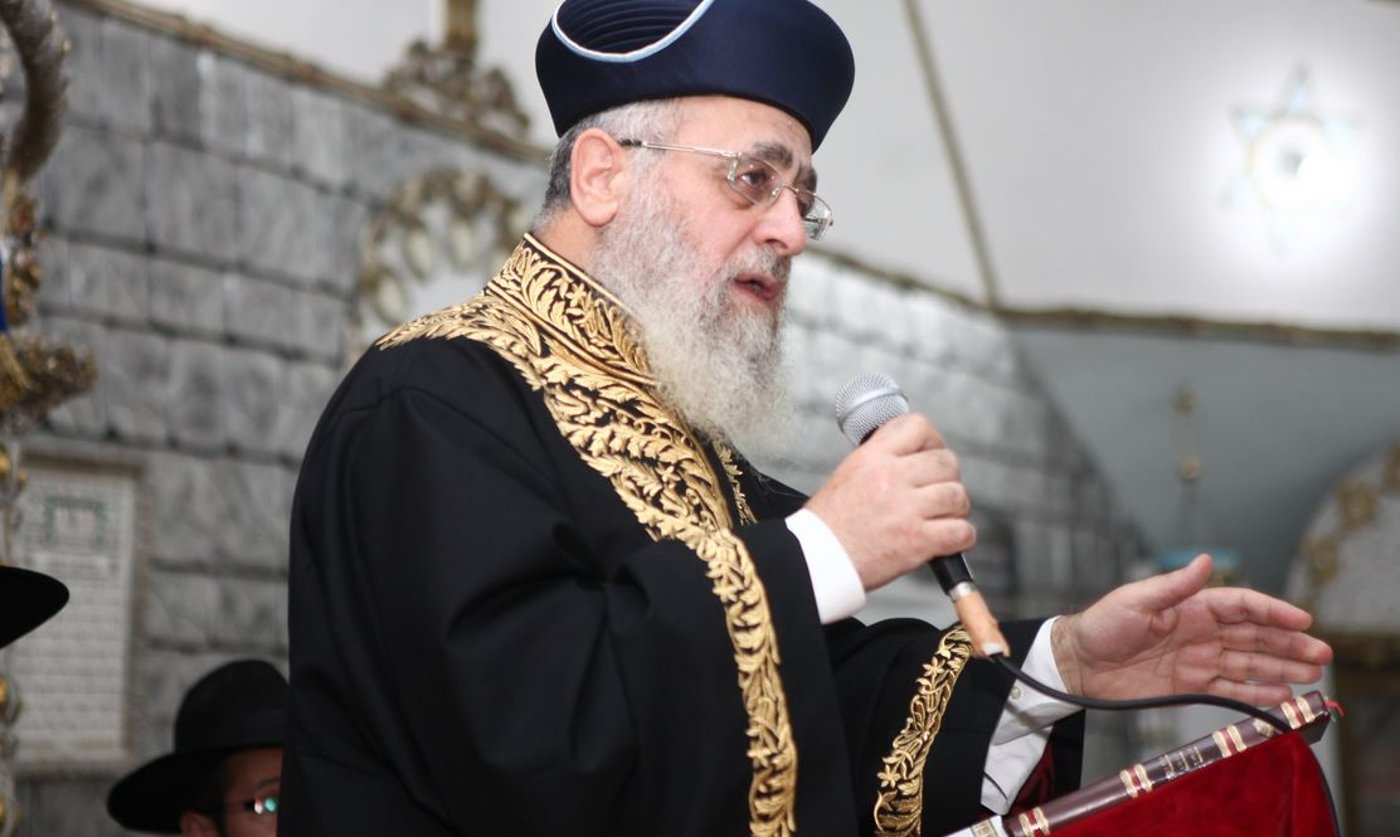 הראשל"צ הגאון רבי יצחק יוסף: "צריך לסלק מהישיבה בחור עם אייפון"