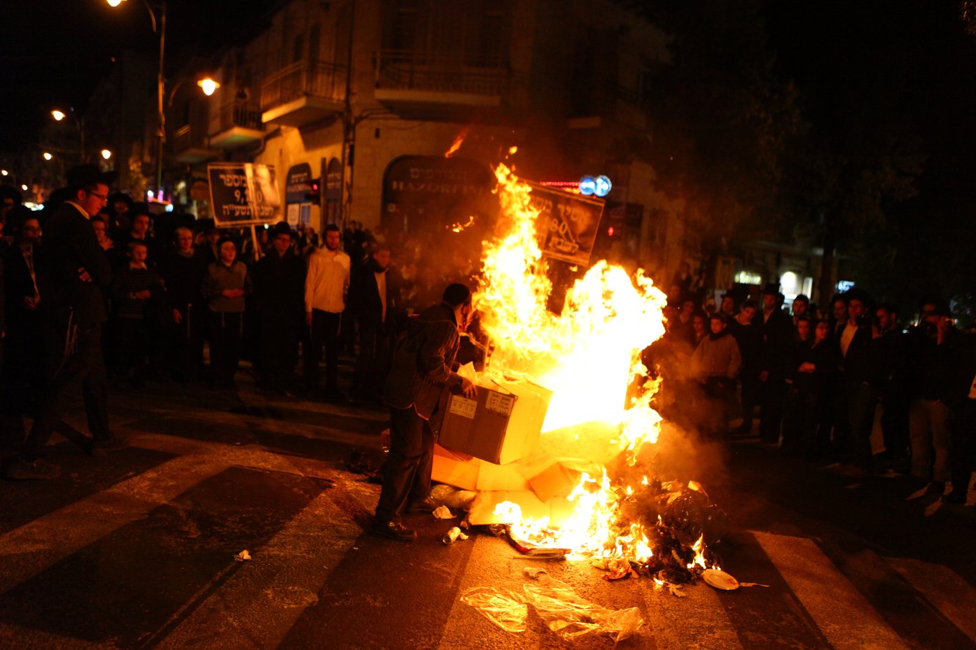 גלריה: עשרות הפגינו ב"כיכר השבת" נגד מעצר העריקים מפוניבז'