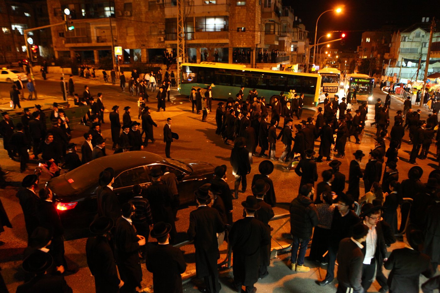 גלריה: עשרות הפגינו ב"כיכר השבת" נגד מעצר העריקים מפוניבז'