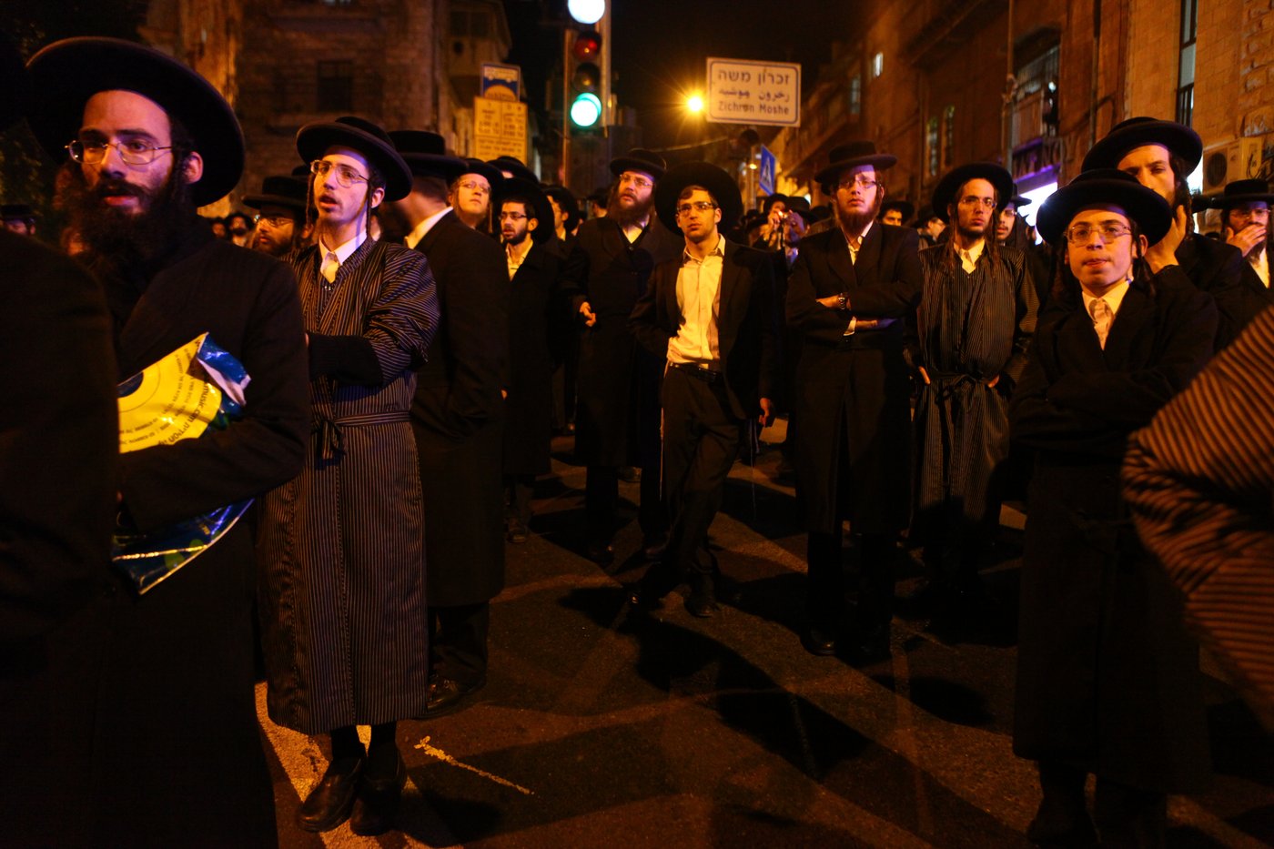 גלריה: עשרות הפגינו ב"כיכר השבת" נגד מעצר העריקים מפוניבז'