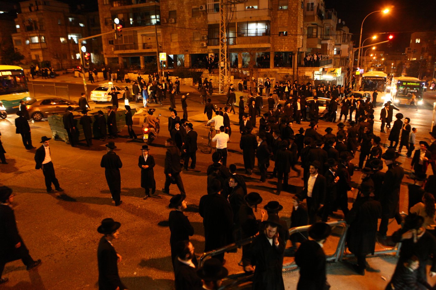 גלריה: עשרות הפגינו ב"כיכר השבת" נגד מעצר העריקים מפוניבז'
