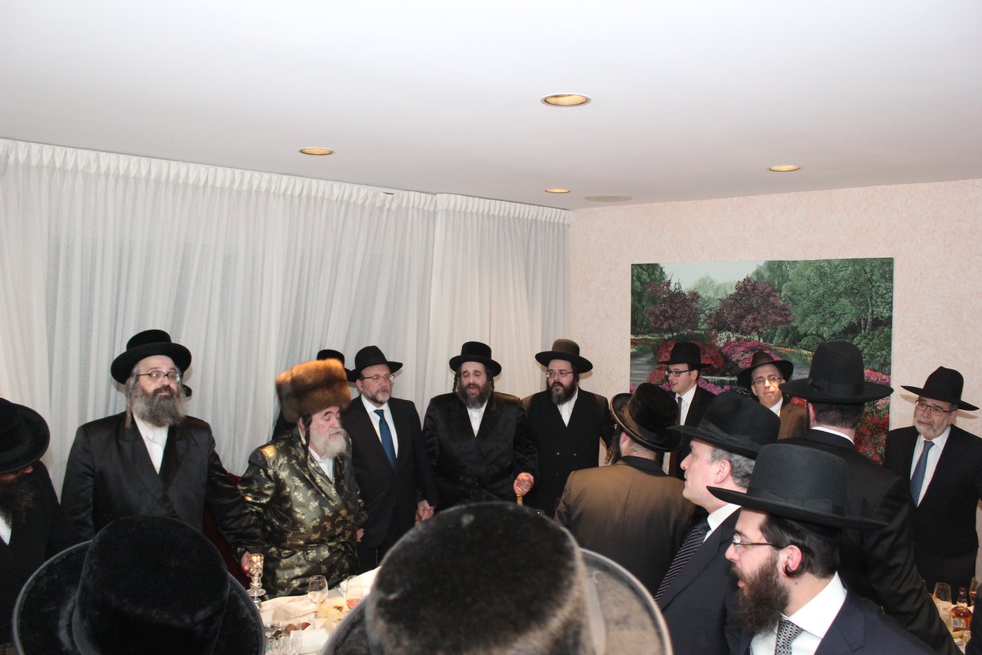 גלריה: טיש ראש חודש אדר עם האדמו"ר מויז'ניץ