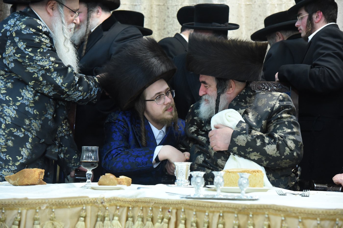 תיעוד: הרבי מויז'ניץ בשבע ברכות בצאנז