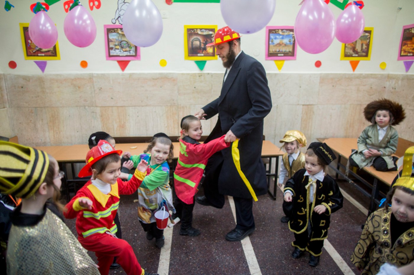 גלריה: ילדי פינסק-קרלין מחופשים