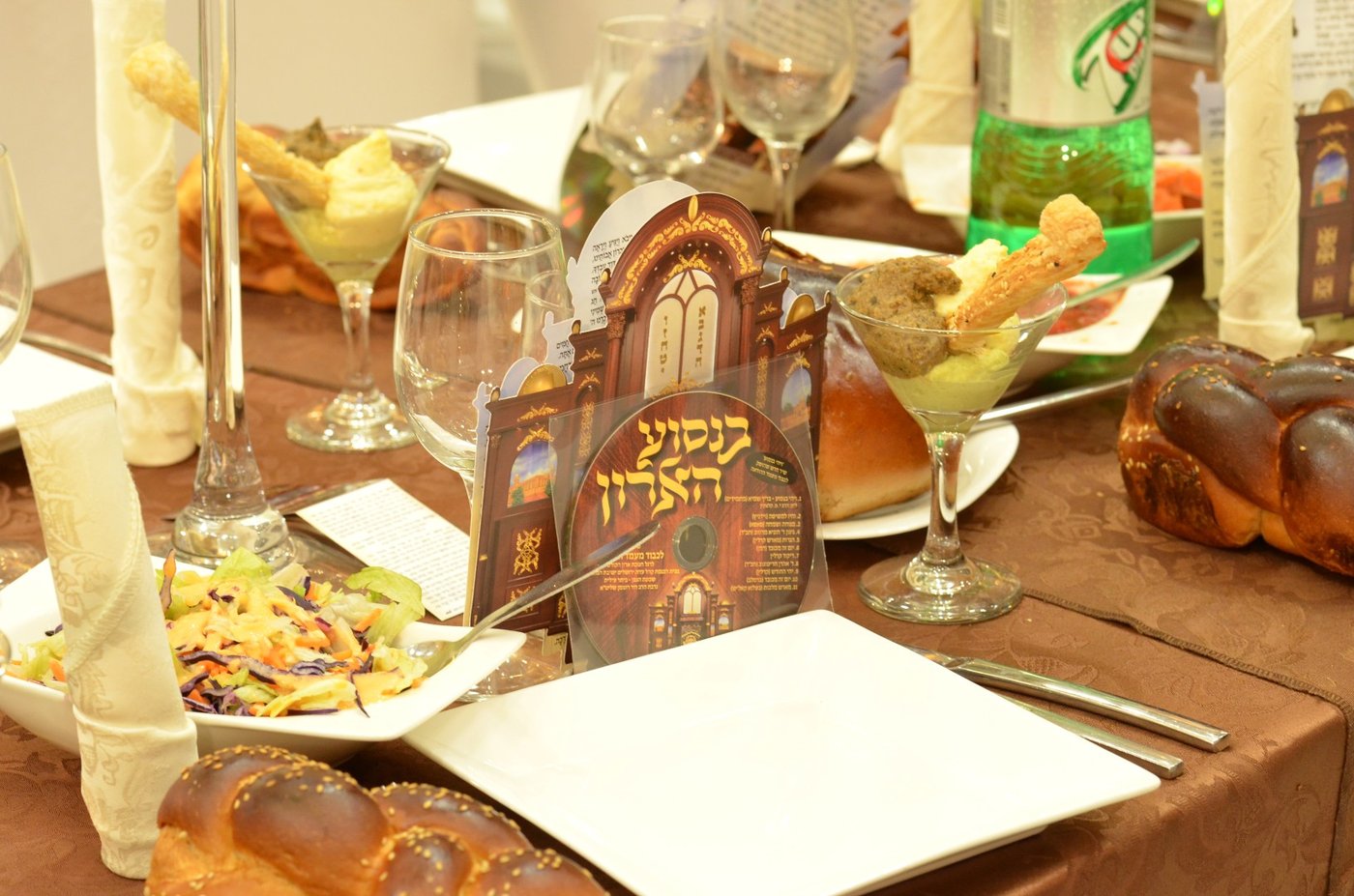 ביתר עילית: קהילת 'המתמידים' חנכה ארון קודש מפואר • תיעוד