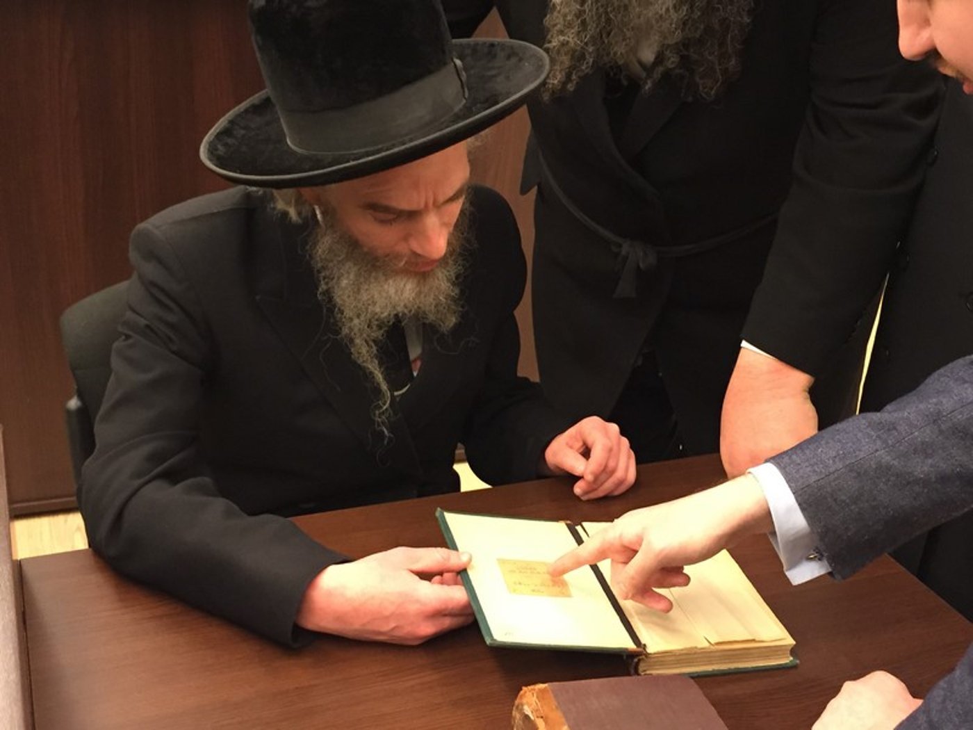 אורח במוסקבה: האדמו"ר מלויצק • תיעוד
