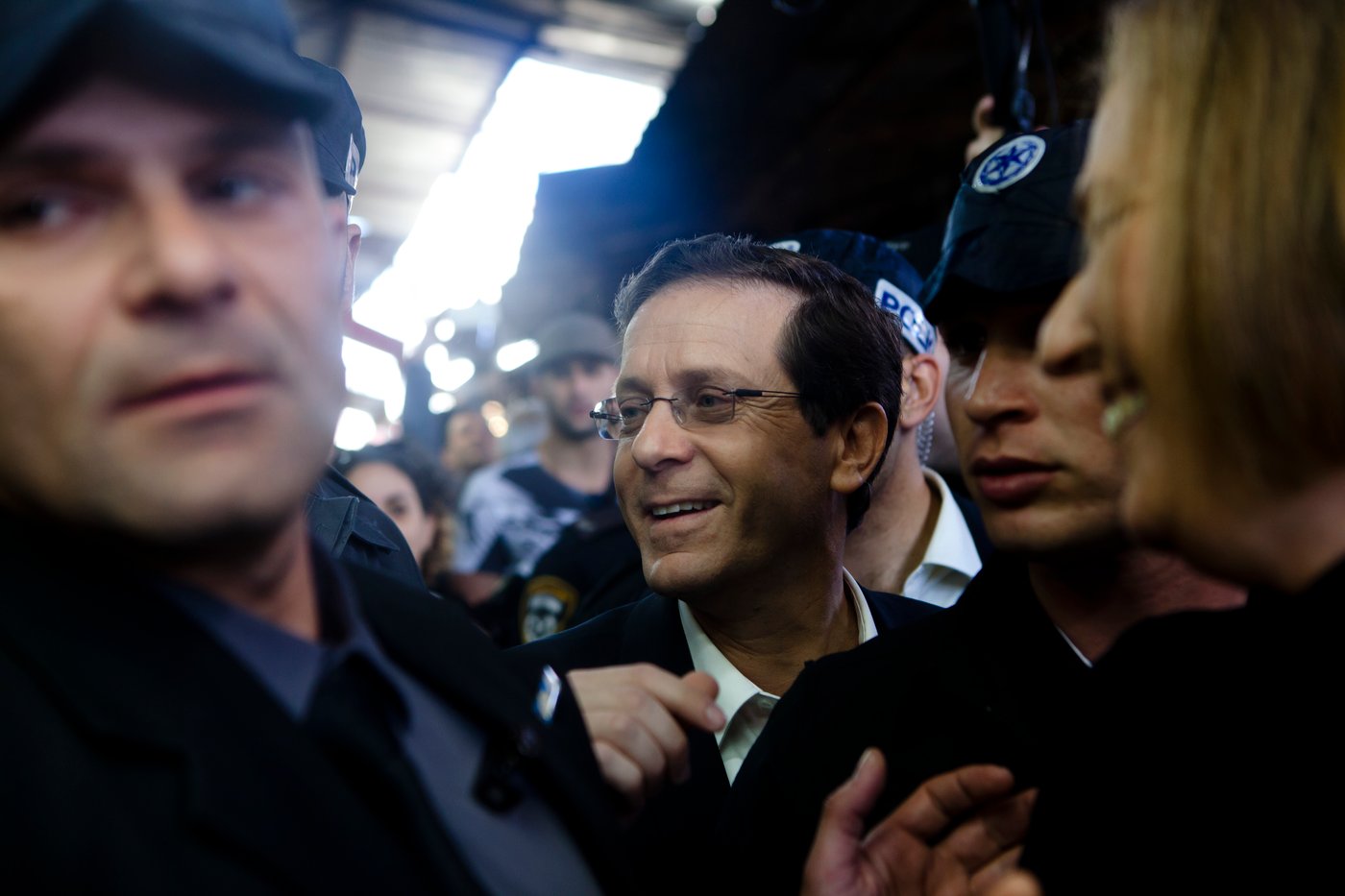 תיעוד: הרצוג ולבני בסיור בשוק הכרמל