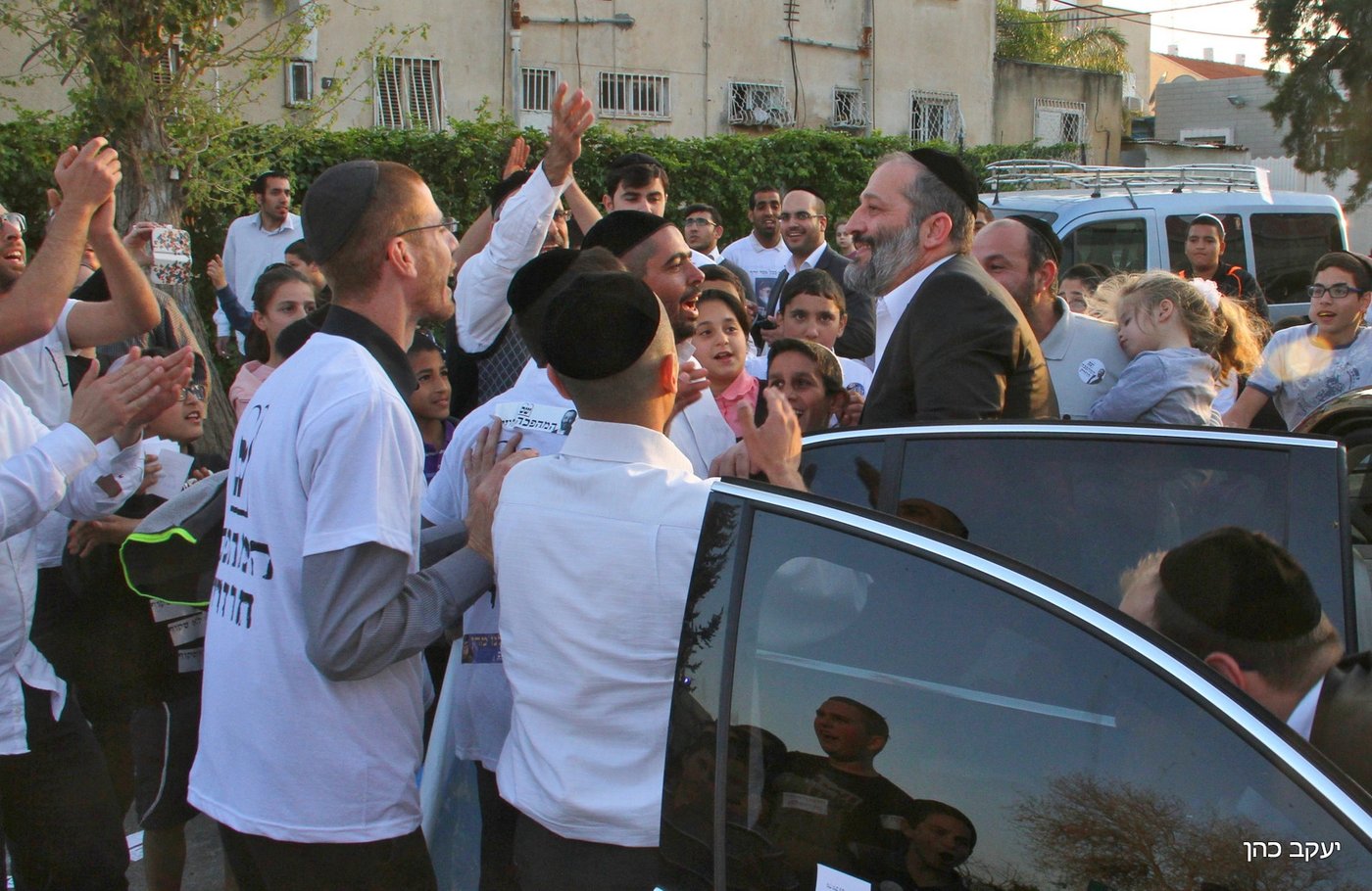 תיעוד: אריה דרעי מסייר ברחבי הארץ ביום הבחירות