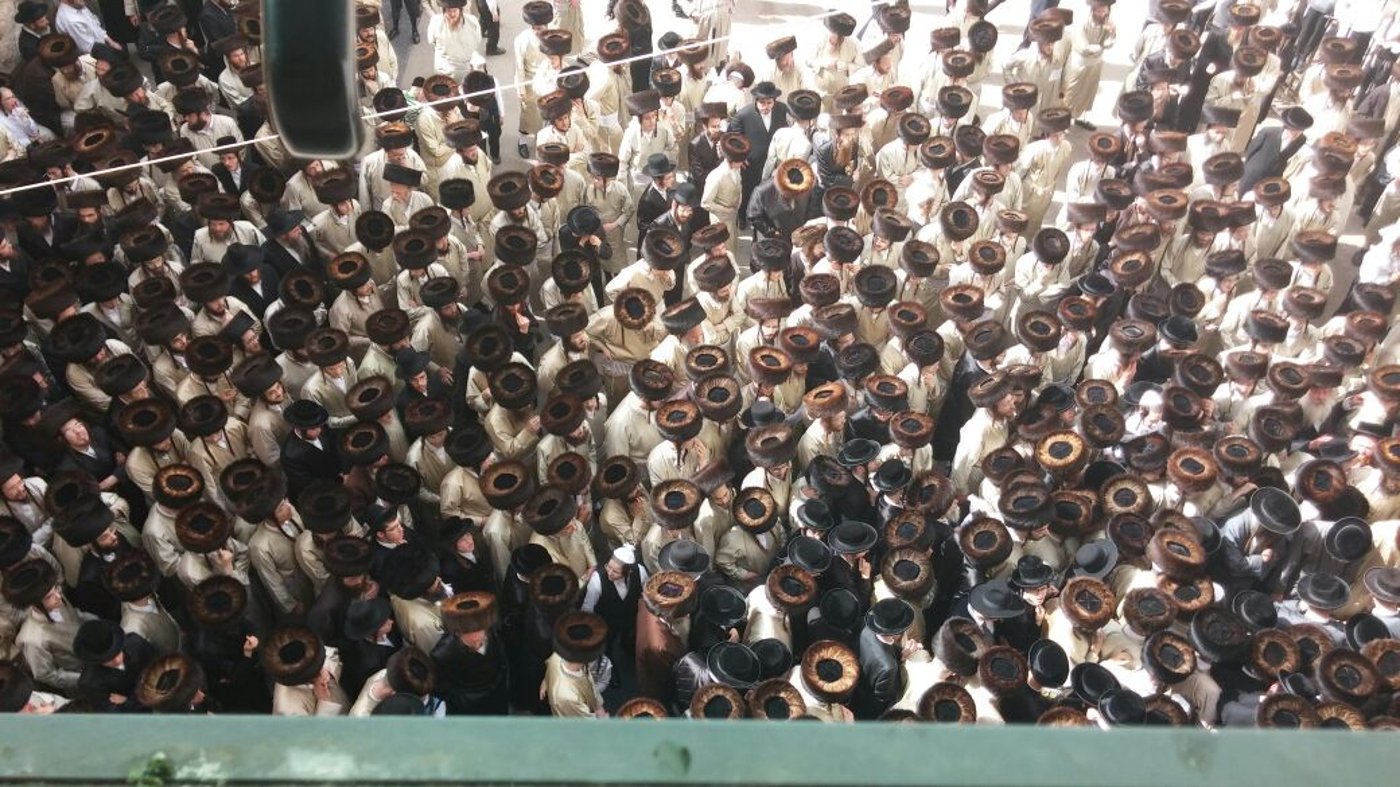 אלפים השתתפו בהלוויתו של החתן יצחק סאמט ז"ל