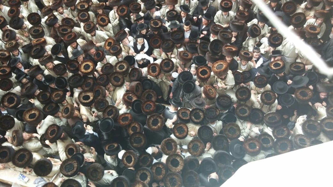 אלפים השתתפו בהלוויתו של החתן יצחק סאמט ז"ל