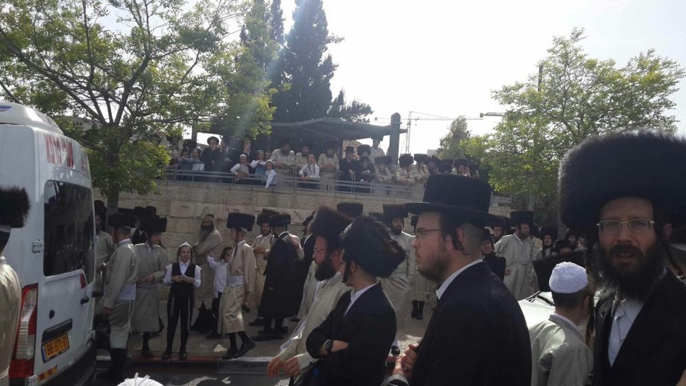 אלפים השתתפו בהלוויתו של החתן יצחק סאמט ז"ל