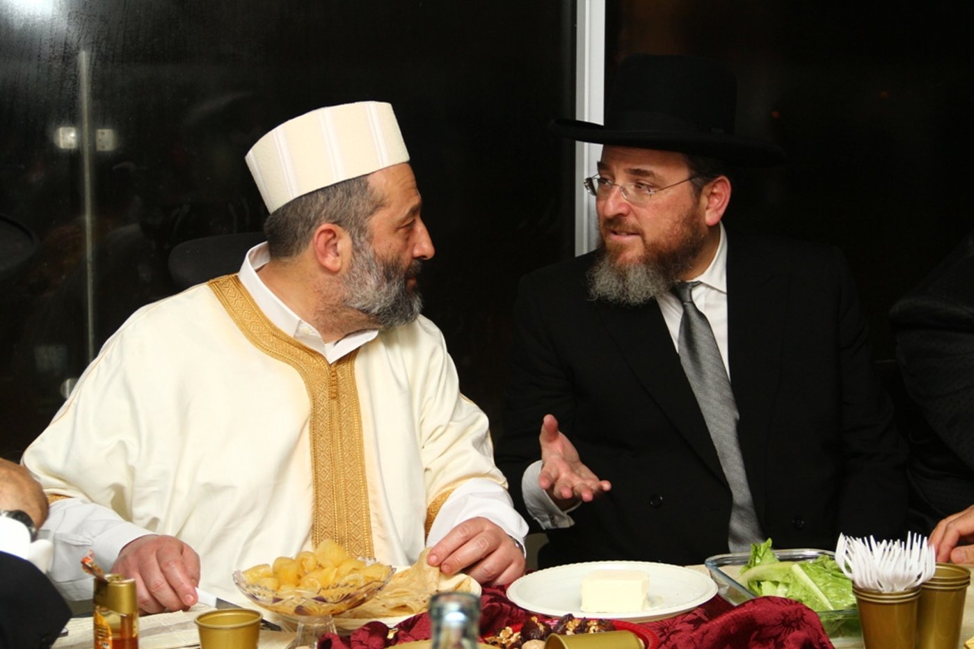 יו"ר ש"ס אריה דרעי חוגג את המימונה • תיעוד