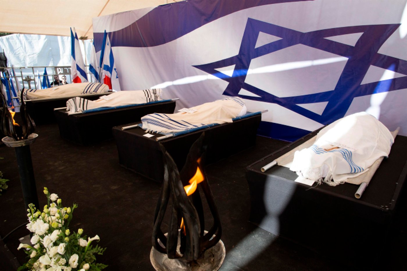 ארונות נרצחי היפר כשר