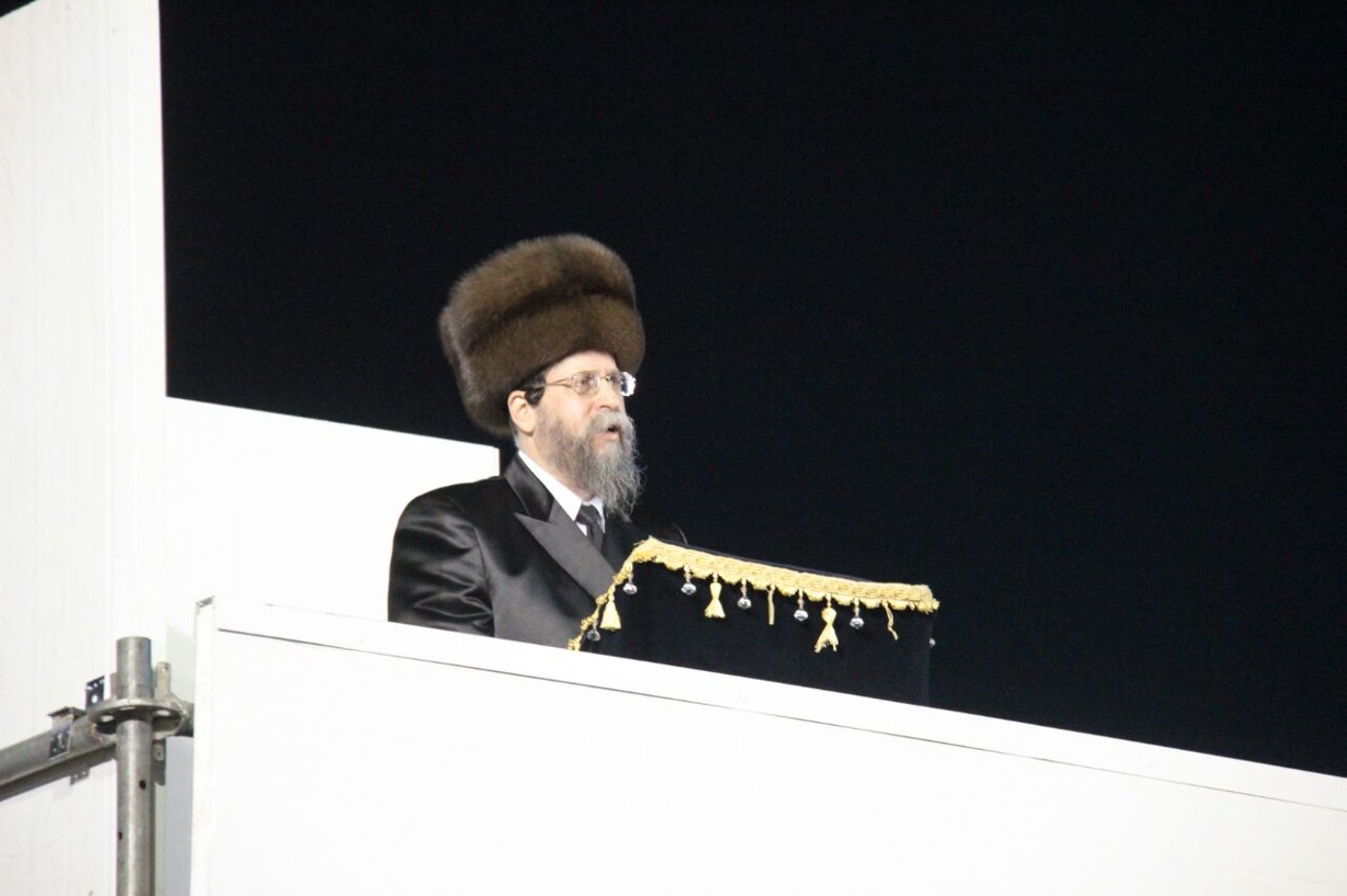 ההדלקה והריקודים: גלריה מהמדורה של חסידות בויאן