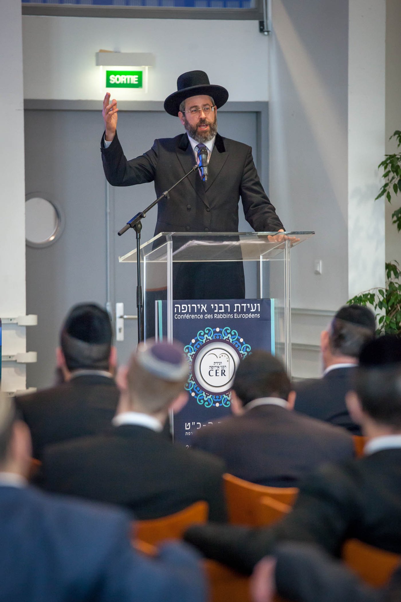 נשיא ועידת רבני אירופה: "יש שיתוף פעולה עם האיחוד האירופאי"