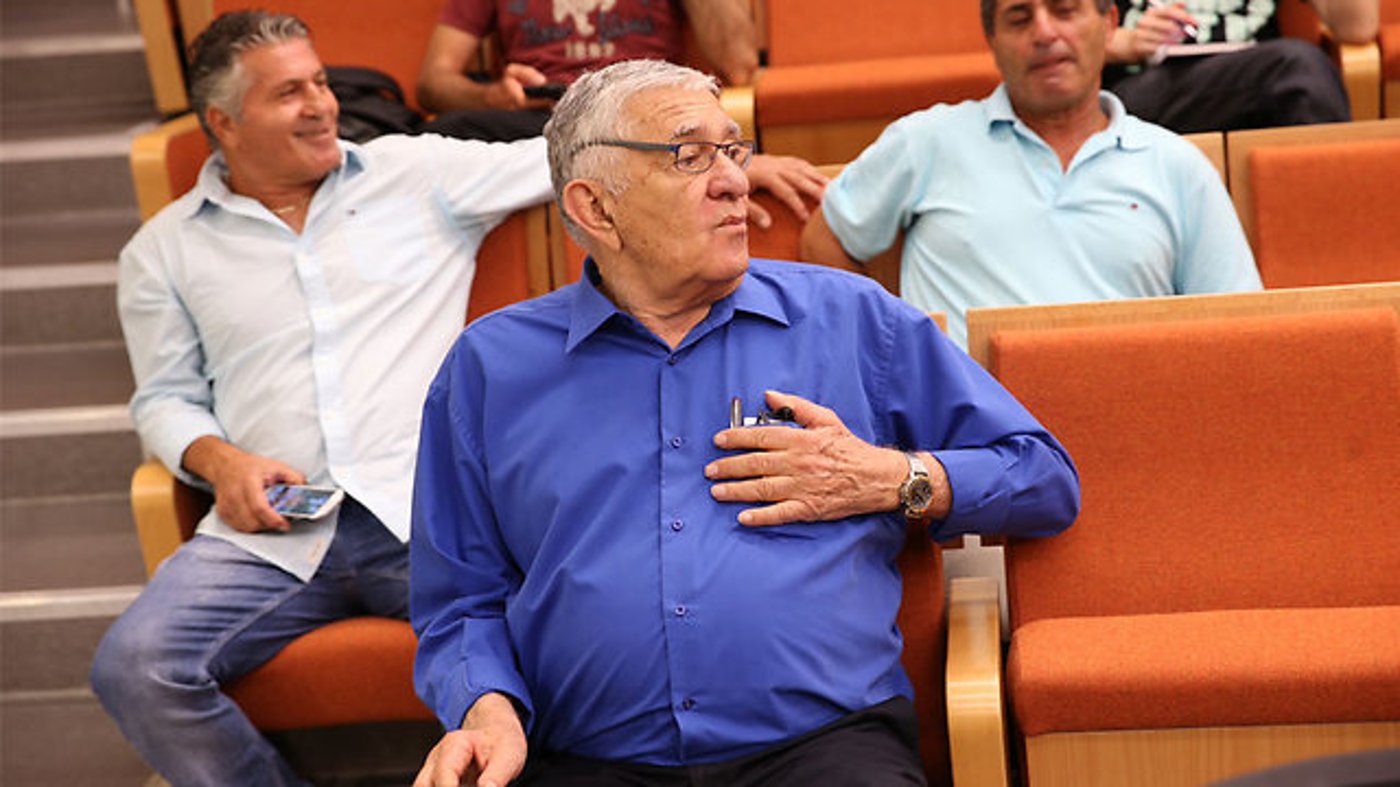 צבי בר הבוקר בבית המשפט