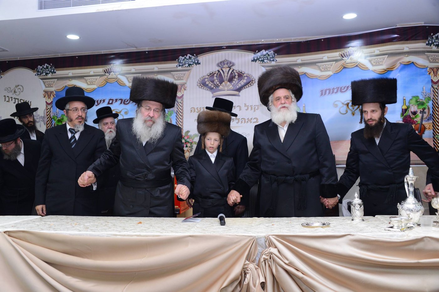 בר מצווה לנין הרבי מסערט ויז'ניץ • גלריה